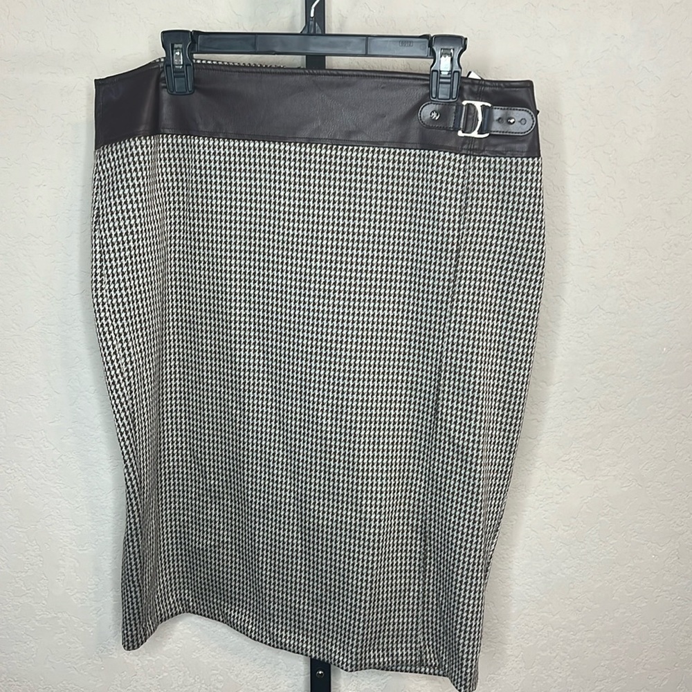 398 - Lauren Ralph Lauren Black Label NWT Brown/White Midi Skirt, Size 14P